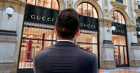 dueños de gucci actualmente|Gucci yves dueño.